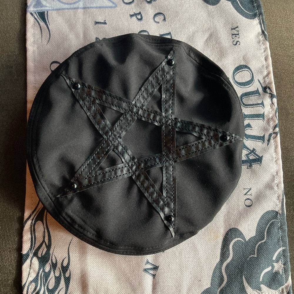 Killstar Pentagram Baret